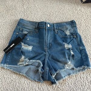 Women’s shorts from fashion nova size 7 brand new